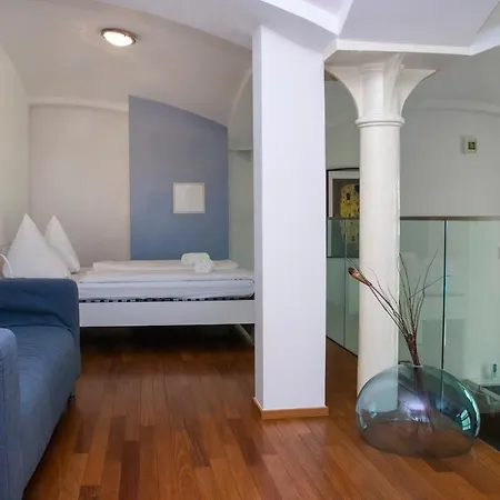 Modern Apartment With Terrace And Air Conditioning Prague Exterior photo