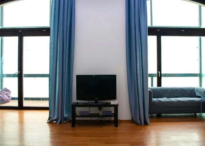 Modern Apartment With Terrace And Air Conditioning